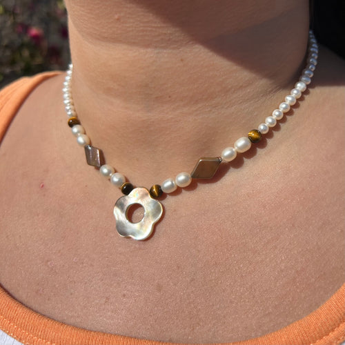 Brown Floral Pearl Necklace